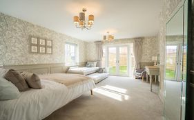 6 Bedroom New Build Detached House In Bicester
